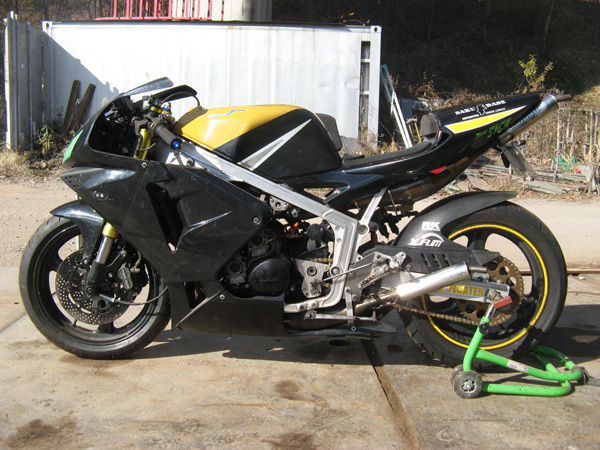 SUZUKI RG400ガンマ　CBR600RR PC37カウル